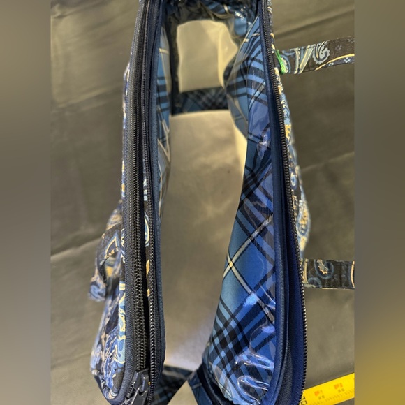 Vera Bradley Dog Carrier - Picture 4 of 5